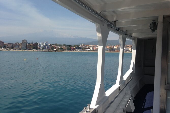 Private boat in Taormina and Isola Bella - Leaving from Giardini Naxos