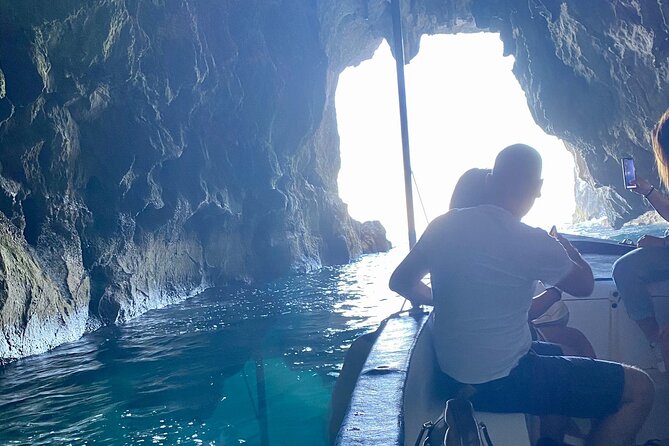 Private boat tour 1h Ortigia and caves with tales - What you can expect around Ortigia