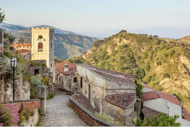 Private Godfather and Taormina Boat Tour with Appetizer and Pasta - Who should book this experience?