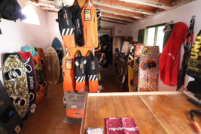 Private Kitesurf Lesson in Lo Stagnone Sicily - Who should book this kitesurf introduction