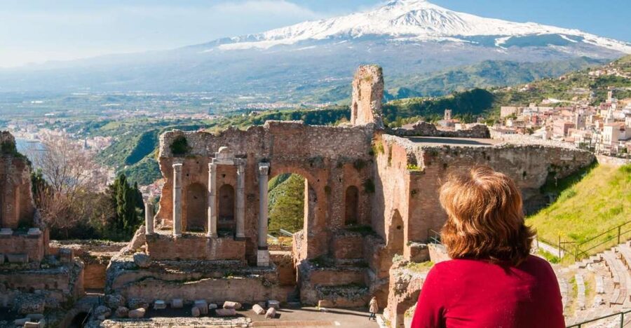 Private Taormina Top City Sights Walking Tour - Duomo Square and Taormina’s central landmarks