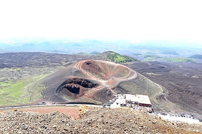 Private tour of Etna with food and wine tasting in the cellar - The private format and guide experience