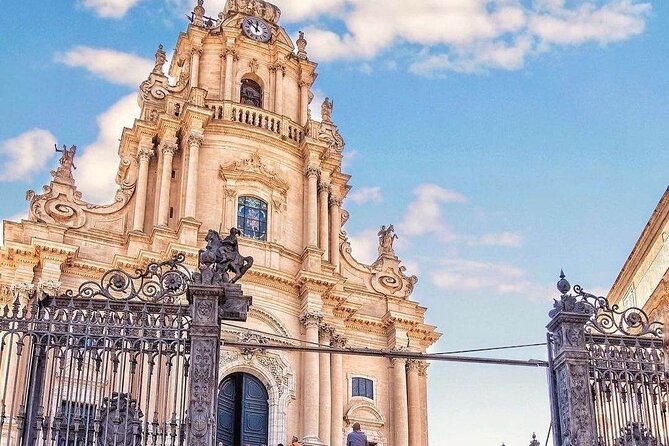 Private tour of the Baroque cities of Eastern Sicily - Guide quality and the Gabrielle tip