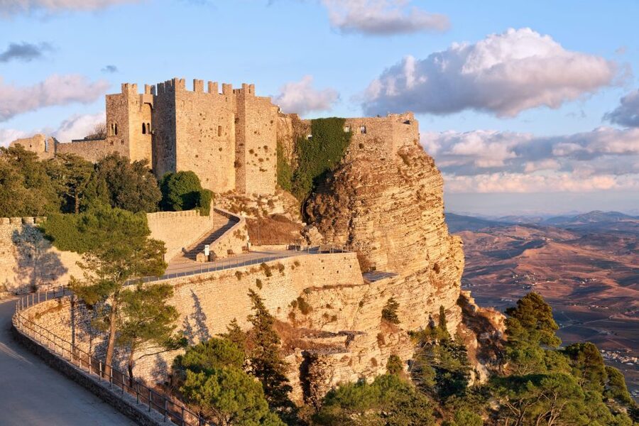 Private tour: Segesta, Salt Pans & Erice - Segesta’s Greek temple and archaeological setting