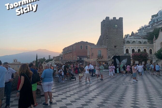 Private Tour Taormina, Isola Bella and Messina. Departure from Messina - Corso Umberto gives you a concentrated taste of Taormina