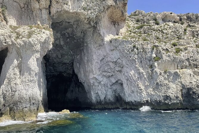 Private tour with fish products and Full Drinks - Why Ortigia looks different from the water