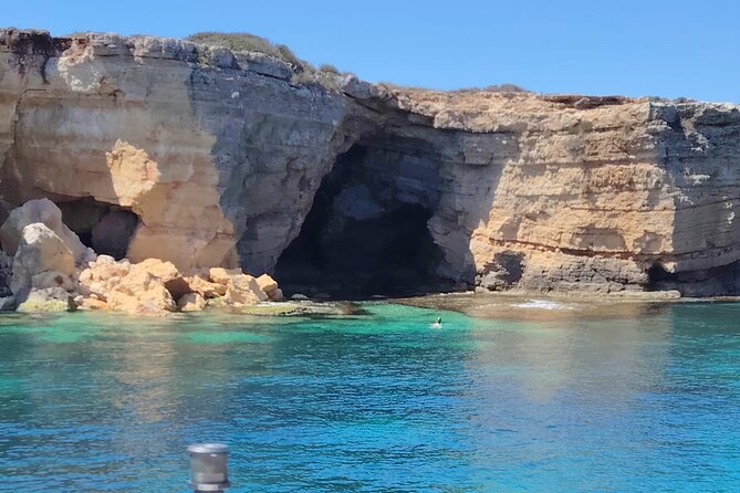 Private Tour with Typical Homemade Products and Full Beverage - Syracuse’s sea caves and the first swim