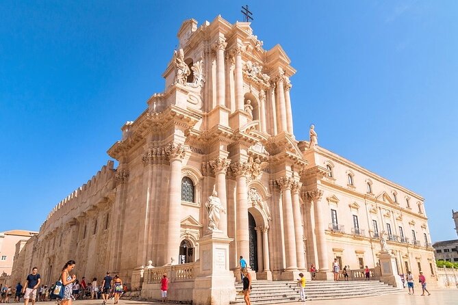 Private Transfer from Catania Airport to Siracusa or Taormina - The driver makes the biggest difference