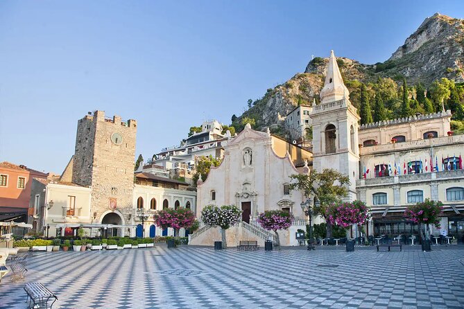 Private Transfer from Taormina to Syracuse (Direct or with Stops) - The human side: Santo’s communication and care
