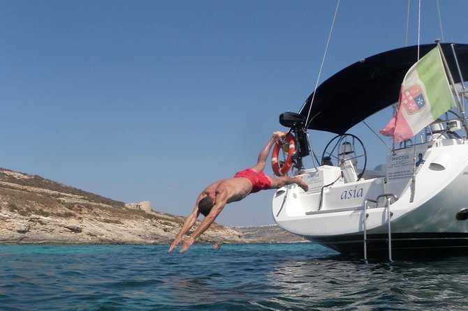 Ragusa coast: Private Sailing tour - Boarding the private boat at Marina di Ragusa