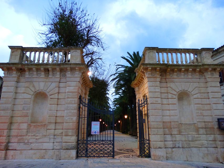 Ragusa Ibla: Walking Tour with Local Guide - Should You Book It?