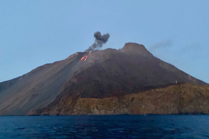 Sciara del Fuoco from the sea, night tour SMALL GROUP - How long the tour really lasts