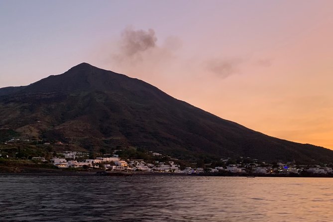 Sciara del Fuoco from the sea, night tour SMALL GROUP - The boat ride to the Sciara del Fuoco