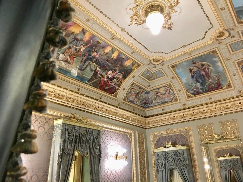 Scicli - Bonelli Patané Palace: exclusive private tour - The ballroom, bedrooms, and original furnishings