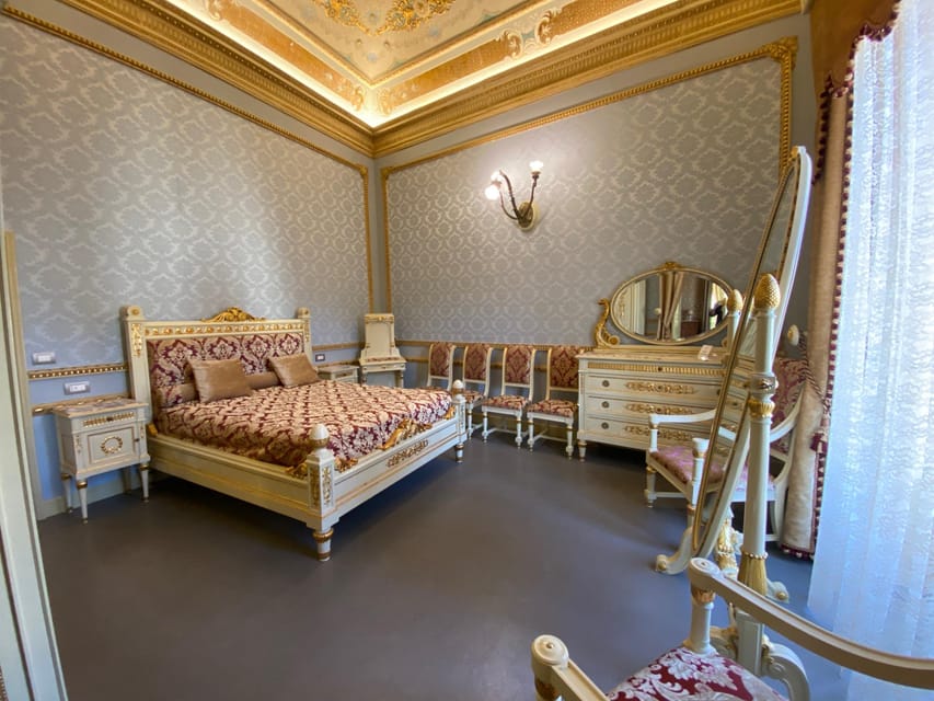 Scicli - Bonelli Patané Palace: exclusive private tour - Period frescoes and the value of a private guide