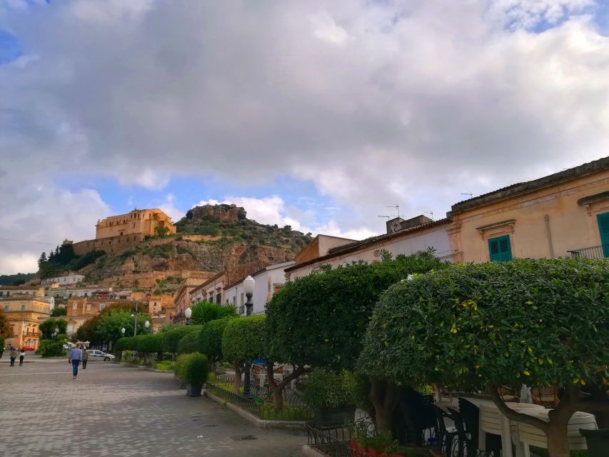 Scicli: Guided Walking Tour in Baroque City Center - Beneventano Palace and the theater of Baroque stone