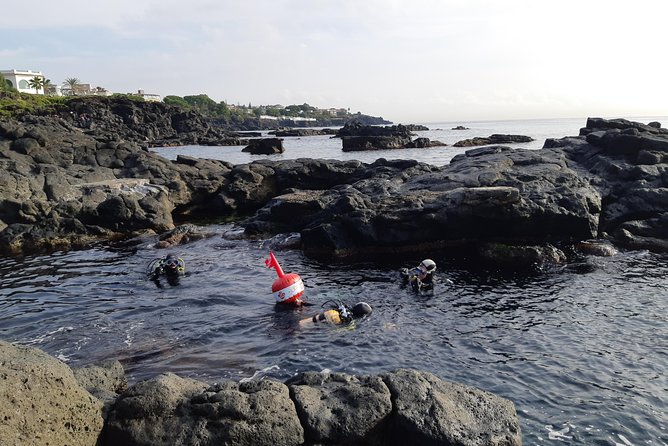 Scuba Experience - Meeting the instructor at Catania’s shore