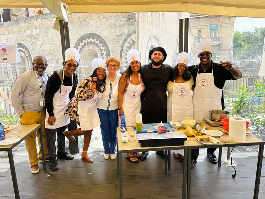 Scuola di Cucina tipica Siciliana con Pranzo Incluso - Sitting down to eat what you prepared