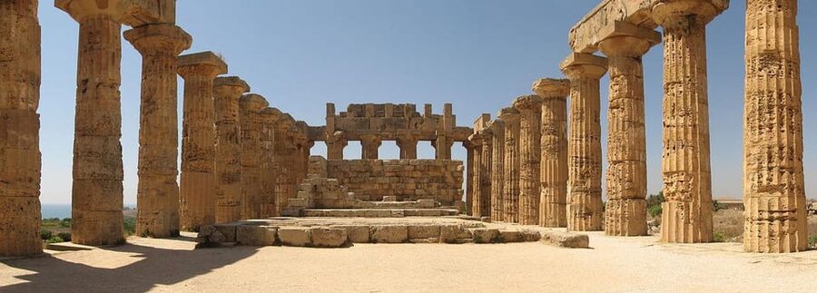 Segesta and Selinunte full day tour from Trapani - The friendly driver advantage