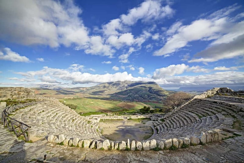 Segesta: Archeological Park Entry Ticket and App Audioguide - Following the route through fortifications and later buildings