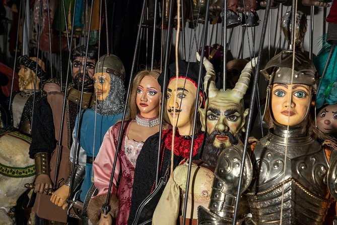 Sicilian puppets in Syracuse: show with behind-the-scenes visit - The setting at Via della Giudecca