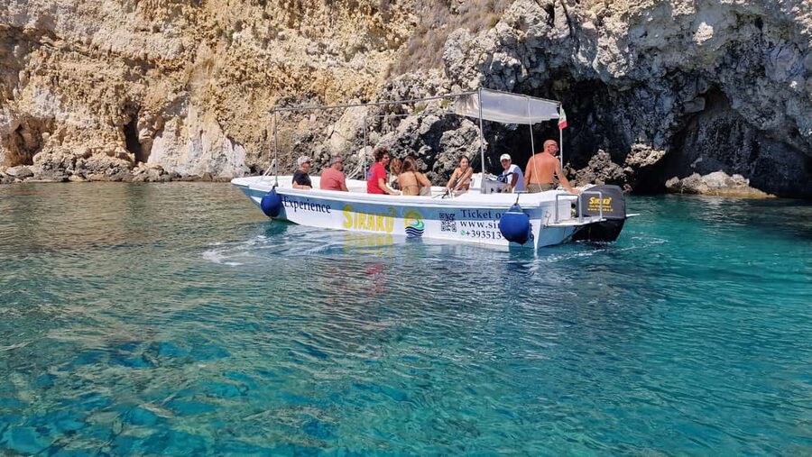 Siracusa: Ortigia & Sea Caves Speedboat Tour with Swim Stop - The first stretch, Ortigia’s old waterfront