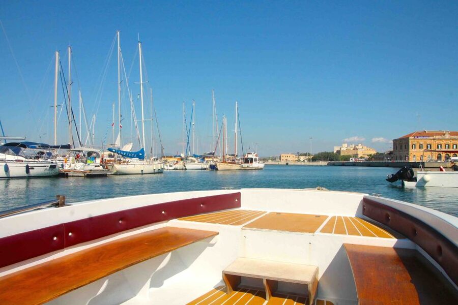 Siracusa: Ortygia Island Boat Tour with Grotto Visit - Is $29 good value for one hour?