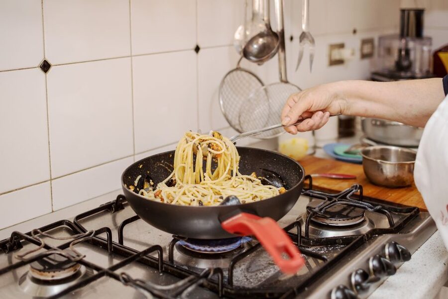 Siracusa: Pasta & Tiramisu Cooking Class at a Local's Home - Rolling sfoglia by hand