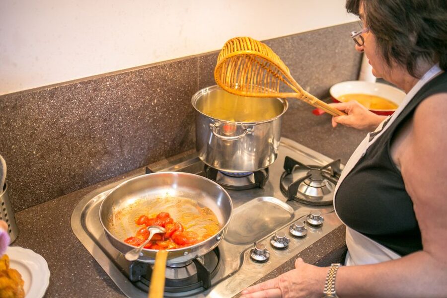 Siracusa: Pasta & Tiramisu Cooking Class at a Local's Home - Timing, cancellation, and planning details