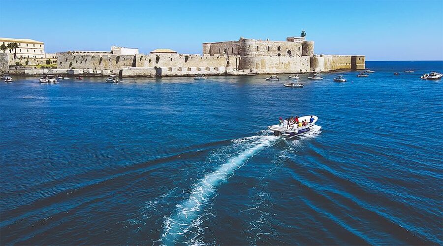 Siracusa: Private Boat Excursion to Ortigia with Prosecco - Seeing the Arethusa Spring from the water