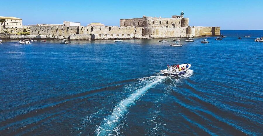 Siracusa: Private Boat Excursion to Ortigia with Prosecco - Leaving from the Siracusa harbor