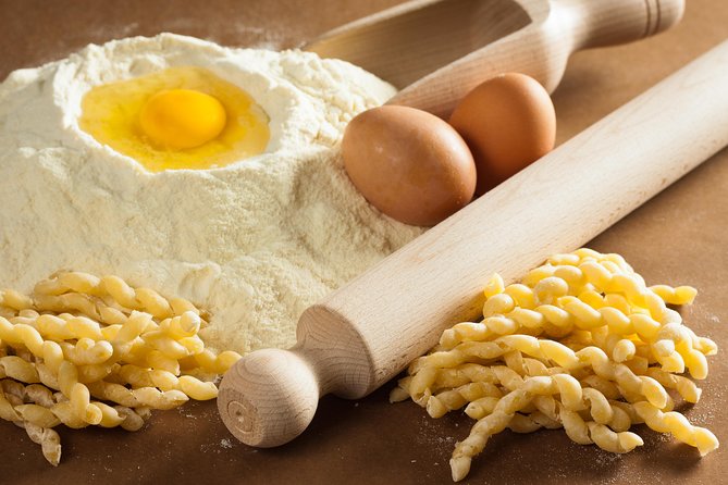 Small group Pasta and Tiramisu class in Palermo - What the three-hour class feels like