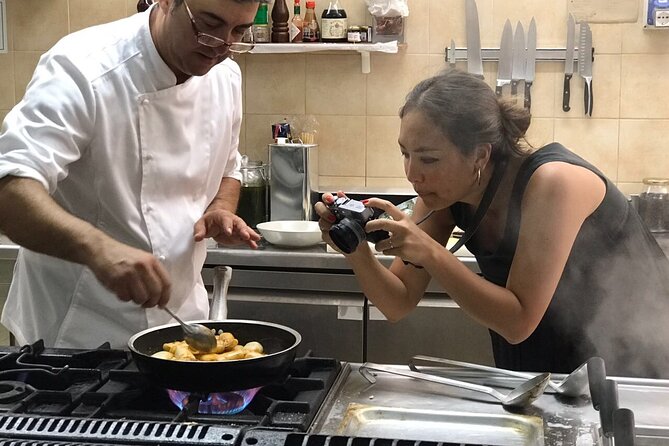 Street food and Cooking class in Syracuse - A Syracuse food class with a market at its center