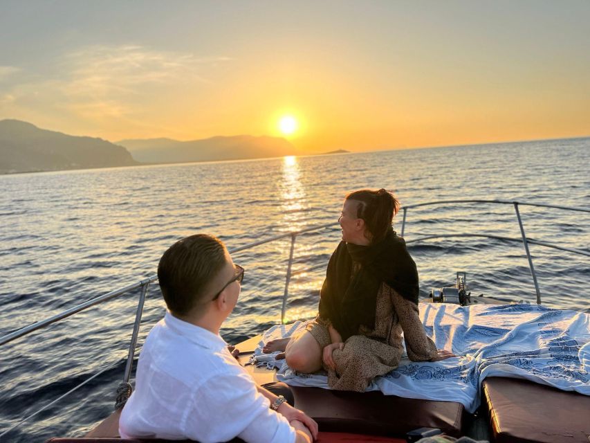 Sunset boat tour in Palermo - Queen’s Cave and the swimming stop