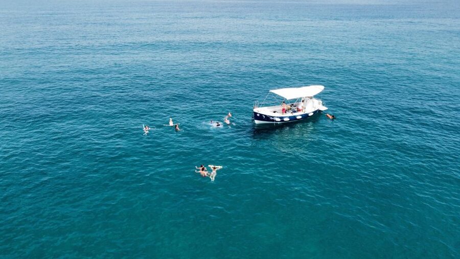 Sunset excursion by boat along the coast of Cefalù - A small boat makes the evening more relaxed