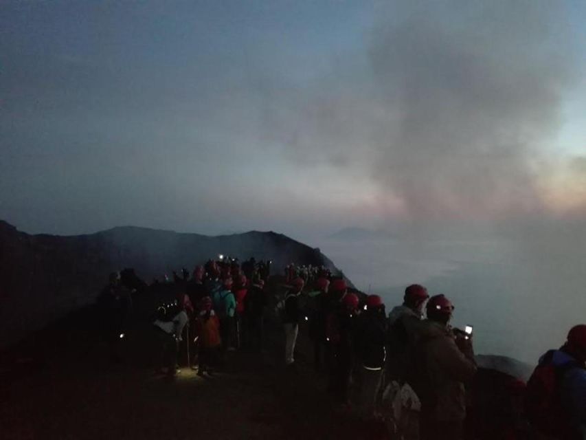 Sunset Trekking on vulcano Stromboli - The old cemetery and the first climb