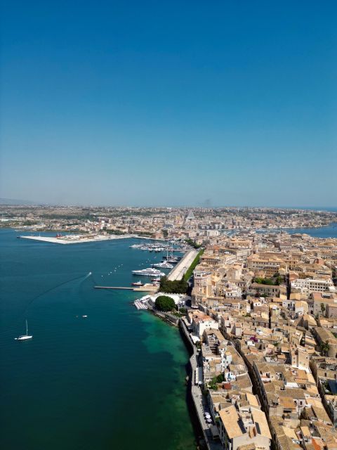 Syracuse: Boat tour Ortigia island,seacaves and Explanations - Starting at Via Senatore Giuseppe Maielli