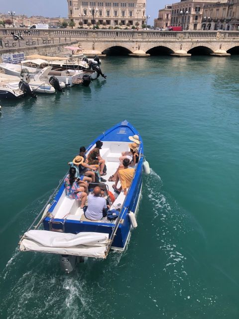 Syracuse:Boat tour Ortigia,Pillirina and seacaves - Price and who gets good value
