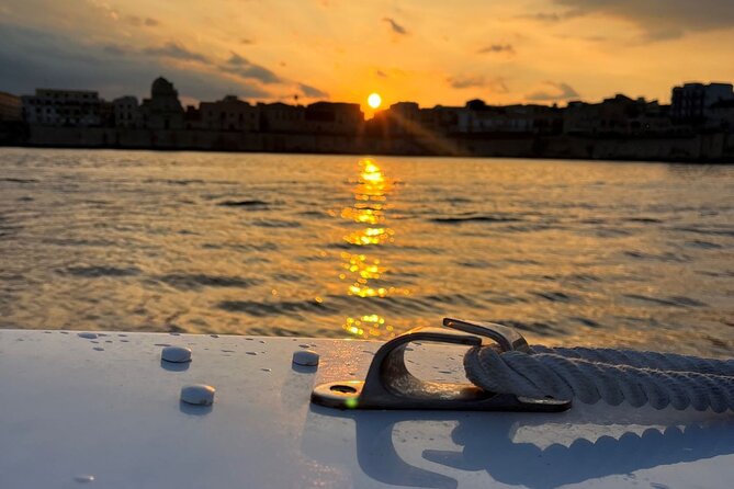 Syracuse: Boat tour with Aperitif 2 hours - Starting at Via Malta at 6 pm