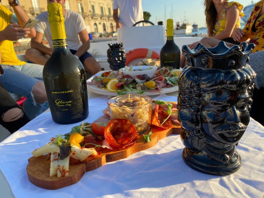 Syracuse: Boat tour with aperitif - Meeting the boat at Ortigia’s entrance