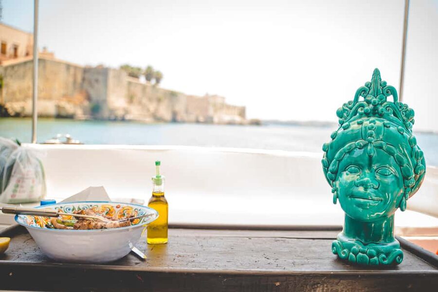Syracuse: Boat tour with barbeque on board - Seeing Ortigia and Maniace Castle from the sea