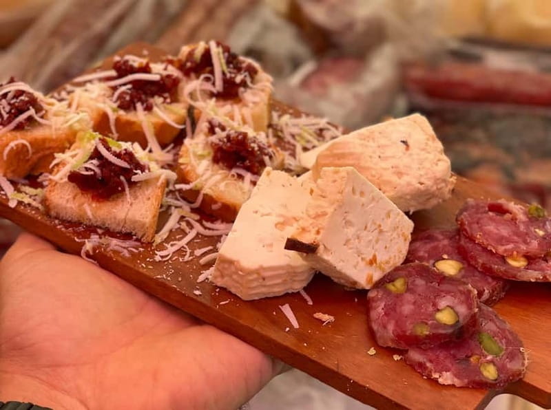 Syracuse: Guided Street Food Tour in Ortigia - Via Trento and a seasonal Sicilian finish
