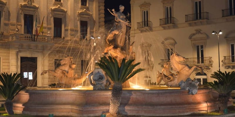 Syracuse: Ortigia and Neapolis Guided Walking Tour - Paradise Latomia and the Ear of Dionysus