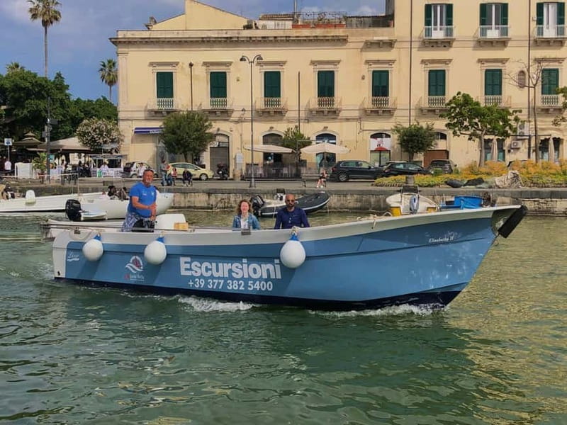 Syracuse: Ortigia Island and Sea Caves Boat Tour with Drinks - Prosecco, wine, and the mood onboard