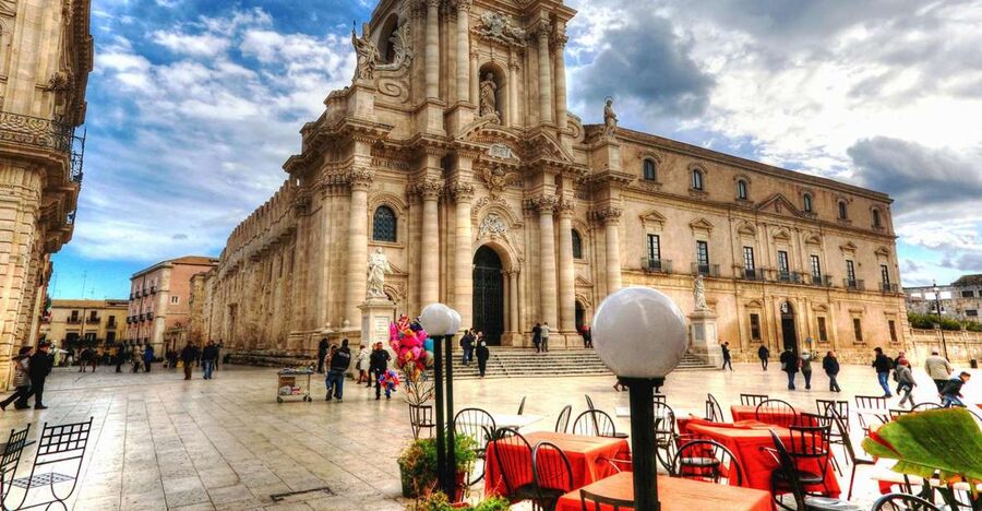 Syracuse: Ortigia Private Walking Tour - Why Ortigia is best understood on foot