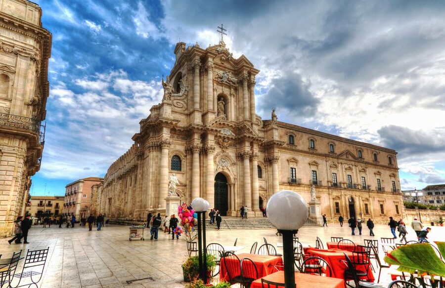 Syracuse: Ortigia Private Walking Tour - From the Apollo Temple into Ortigia’s historic lanes