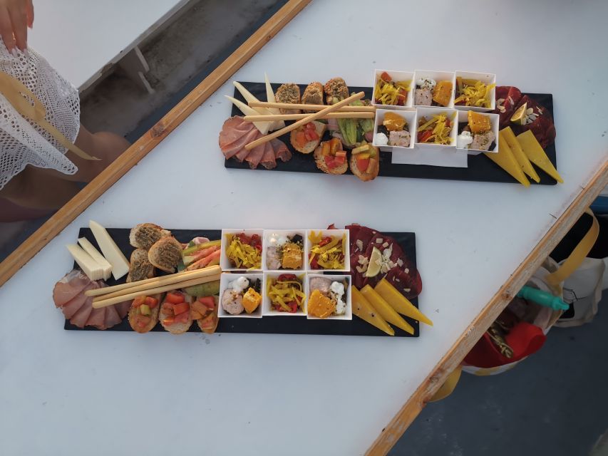 Syracuse: Ortigia Sunset Cruise with Aperitif - Why this two-hour cruise works so well
