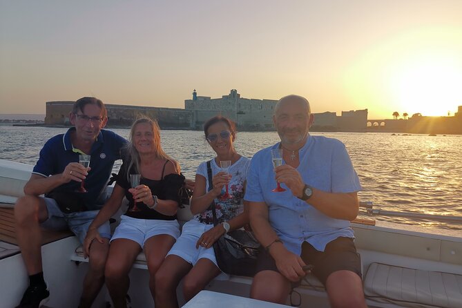 Syracuse private boat with aperitif - Swimming below Maniace Castle