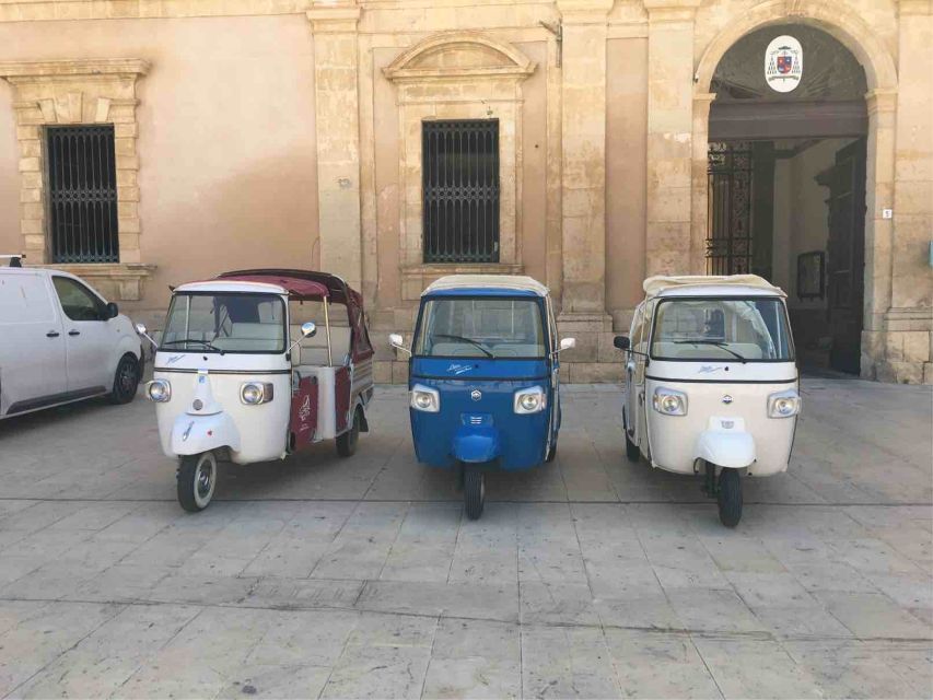 Syracuse: Private Tour of Ortygia on a Tuk Tuk - Porta Marina and the old entrance to Ortigia