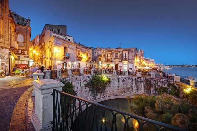 Syracuse Private Walking Tour with Traditional Lunch and Wine - The Sicilian meal and wine tasting